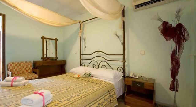 Lydia Hotel, Rezervați Hotel Krinídhes 