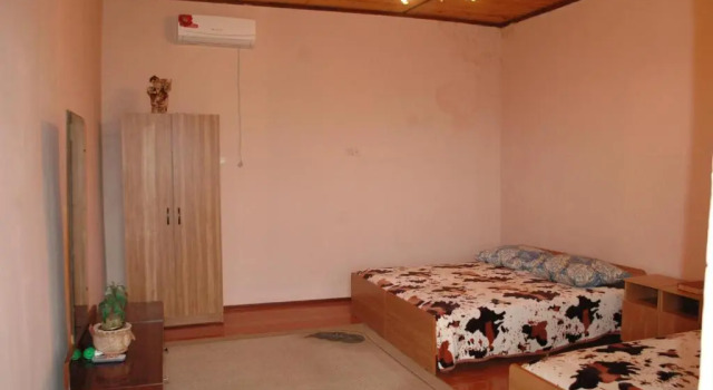 House on Molodezhnaya 12, Забронировать Отель Отели Гагрский района с парковкой, Парковка