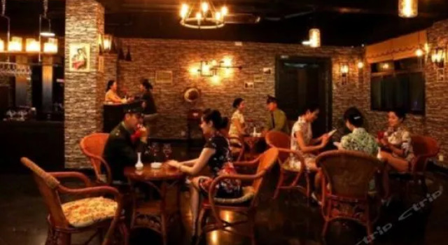Yichang Three Gorges Renjia Hotel, Varaa Hotelli Yichang Hubei