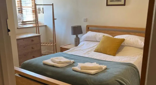 Dee Valley Country Escape - Sleeps 4 & Hot Tub