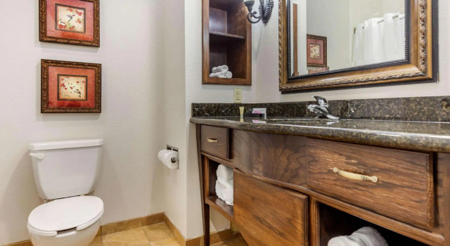 Четырёхместный номер Standard Clarion Pointe Sulphur Springs