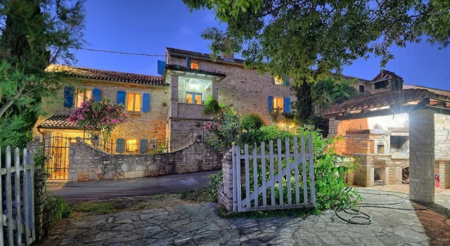 Villa Carlo, Rezerwuj Willa Hotele w Crklada z basenem, Basen