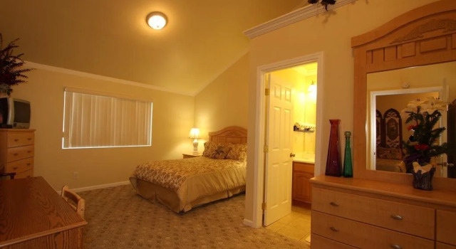 Monterey Fireside Lodge