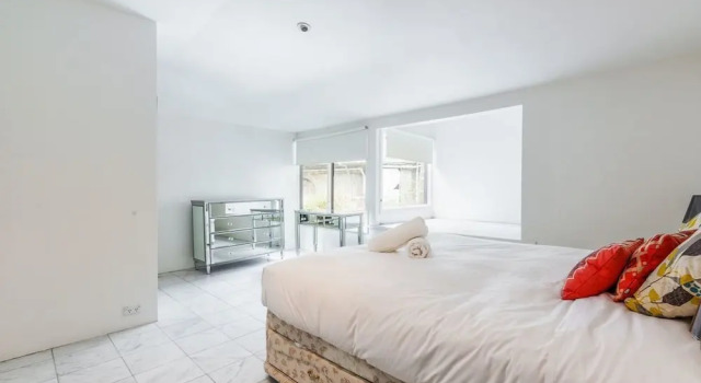 Spoilt for Choice 2-bed/2-bath + Free Parking