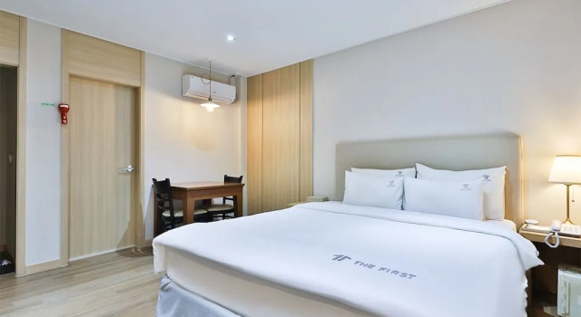 Двухместный номер Standard The First Hotel