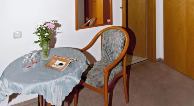 Pension Cafe Suzette, Book Hotel Gotha Luther Trail