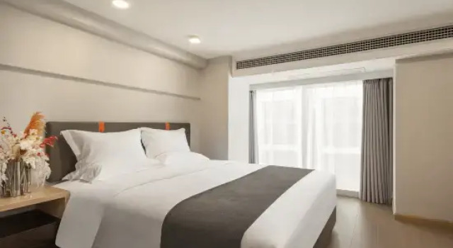 Люкс Ruitai Hotel style Apartment (Wuhan Tianhe Airport Aviation Headquarters Subway Station Branch)