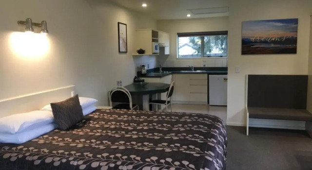 Номер Standard Colonial Manor Motel
