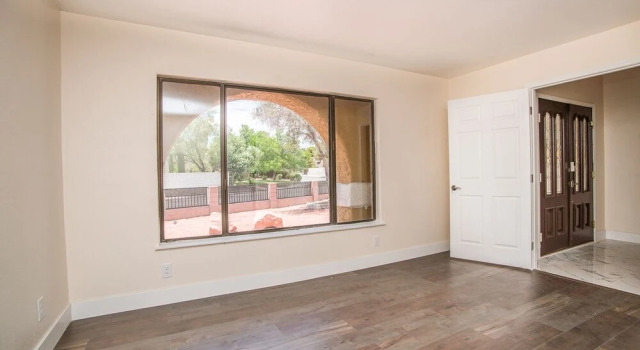 10B 9BA Mansion Sleeps 22 with Pool&Spa