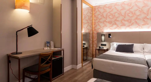 Трёхместный номер Hotel Castilla Vieja