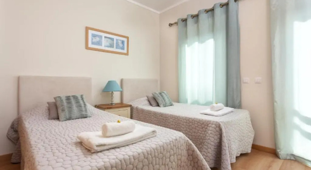 Апартаменты Privilege Apartment Ciboulette with Rooftop Pool, Village Marina - Olhão