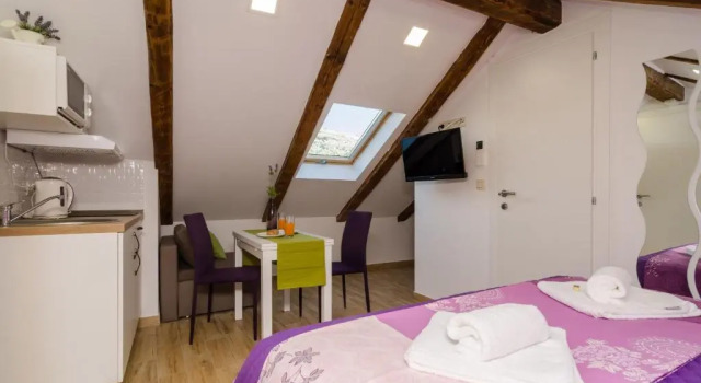 Студия Comfort с частичным видом на море Lavender Garden Apartments