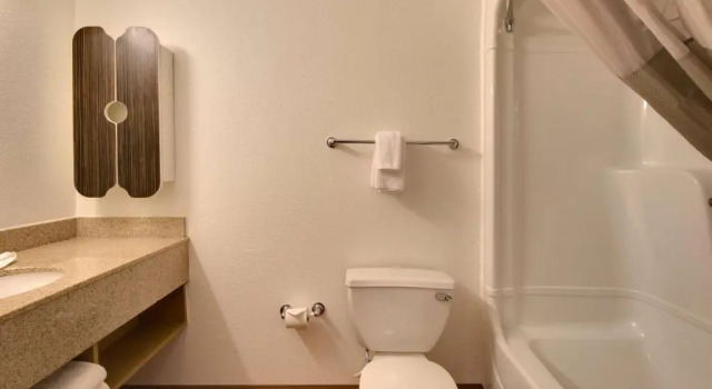 Четырёхместный номер Deluxe Studio 6-Brownsville, TX