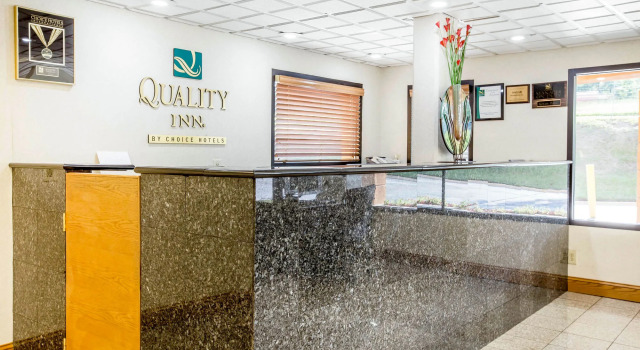 Quality Inn Macon, Book Hotel Hoteller i Macon med parkering, Parkering