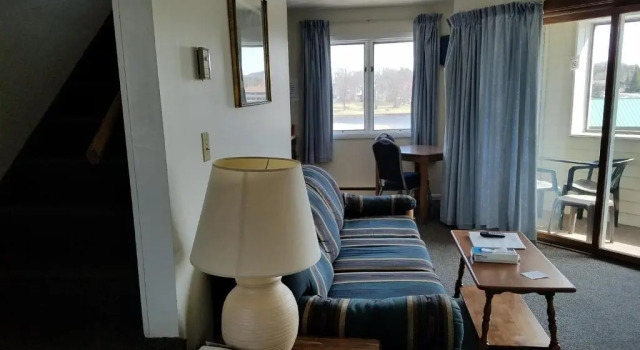 Люкс c 1 комнатой Clark's Beach Motel