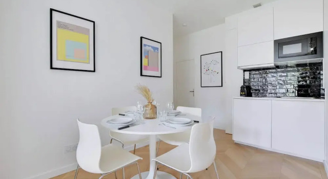 Апартаменты Apartment for 4 Person in Nanterre