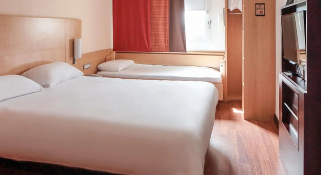 Трёхместный номер Standard ibis Albert Pays de Somme