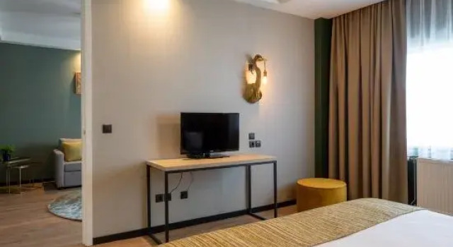 Полулюкс Deluxe Shanghai Hotel Holland