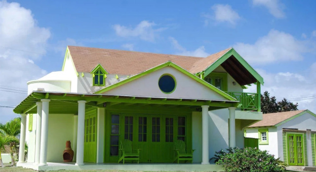 Beautiful Luxury two Bedroom Seaside Cottage at The Crane