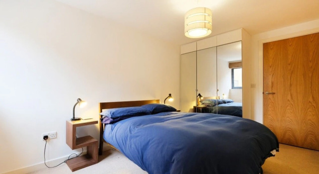 2 Bedroom Flat in Zone 1