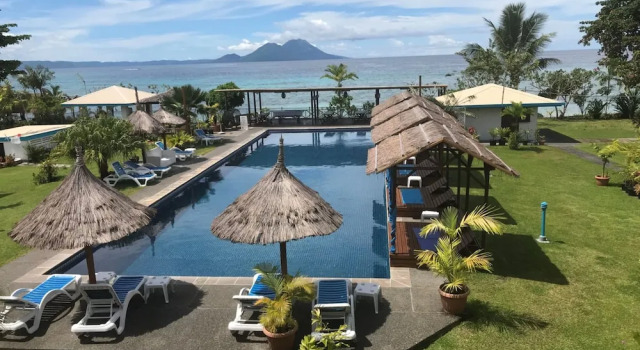 Номер Premier с балконом и с видом на бассейн Rapopo Plantation Resort