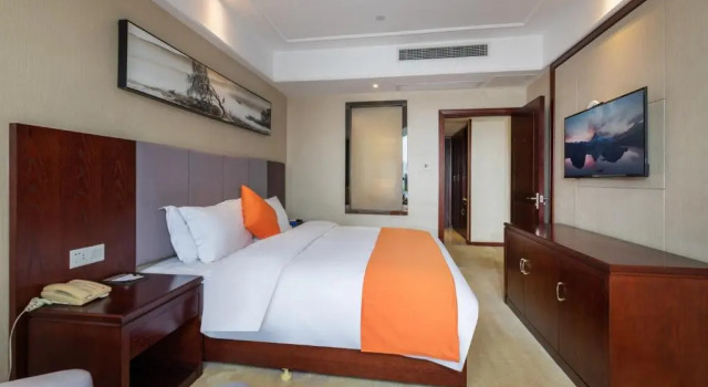 Люкс Business Huzhou Wealth Hotel