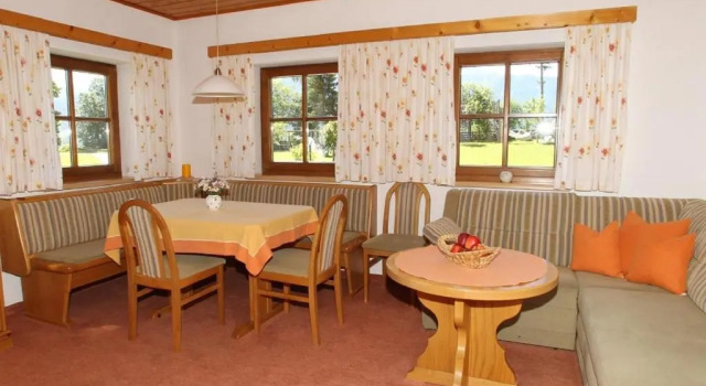 Апартаменты с 2 комнатами с балконом Biobauernhof Brandlhof