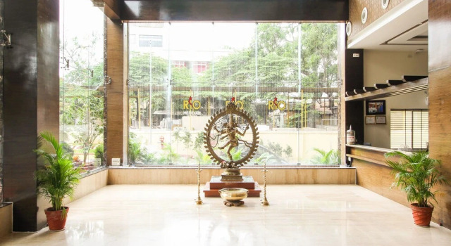 Capital O 15506 Near Highway Circle