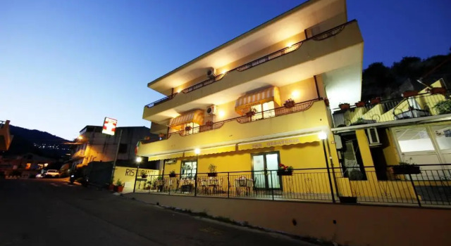 B&b Valle d'Agrò, Book Bed and Breakfast Hoteller i Sicilien med parkering, Parkering