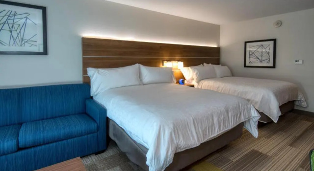 Номер Standard Holiday Inn Express & Suites Omaha Downtown - Old Market by IHG