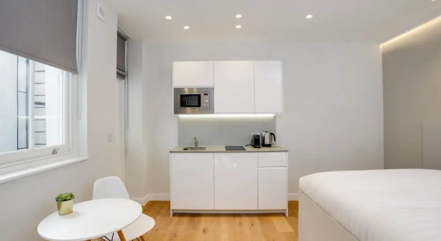 Студия Цокольный этаж StayPrime Kensington Serviced Apartments