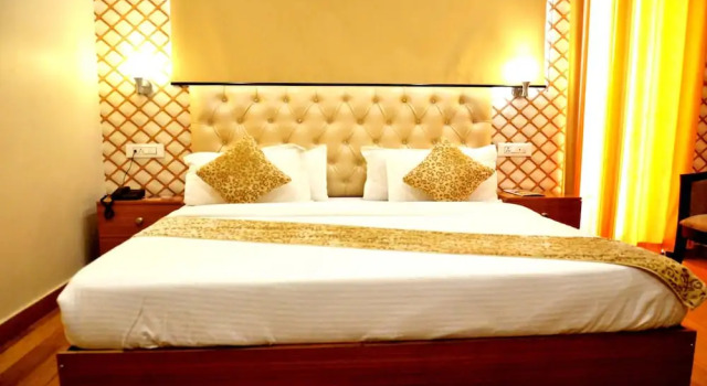 Номер Premium с балконом Hotel LAVENIR