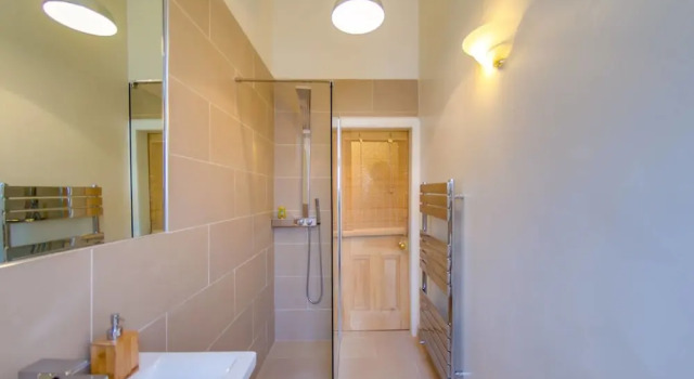 Апартаменты JOIVY Fabulous Ground-floor 3-bedroom Near Old Town