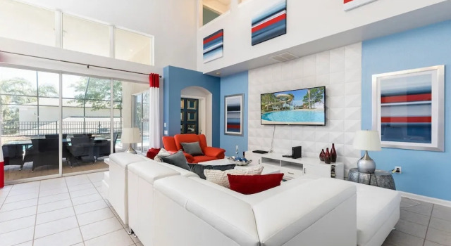 Windsor Hills 6BR Villa Pool/spa Close to Disney, Rezerwuj Willa Hotele w Kissimmee z parkingiem, Parking