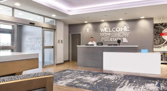 Hampton Inn & Suites St. Charles Old Town Area