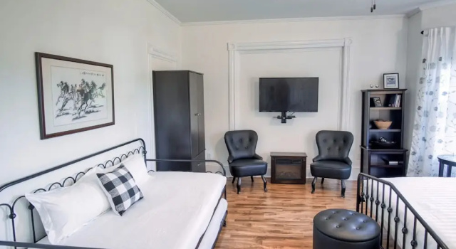Люкс Цокольный этаж Shamrock Suites