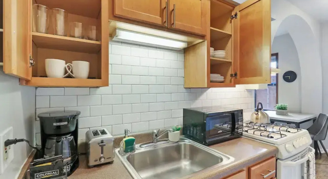 Studio in Hyde Park - Dorchester 209, Забронировать Апартаменты/квартира Hyde Park Чикаго, рядом с Hyde Park Art Center