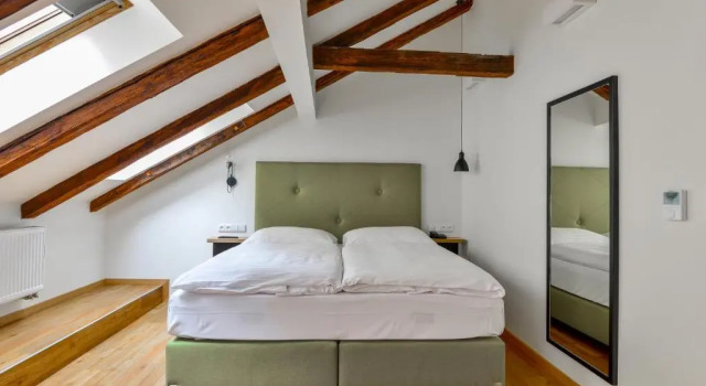 Двухместный номер Stairs Access Only Hotel Garden Court