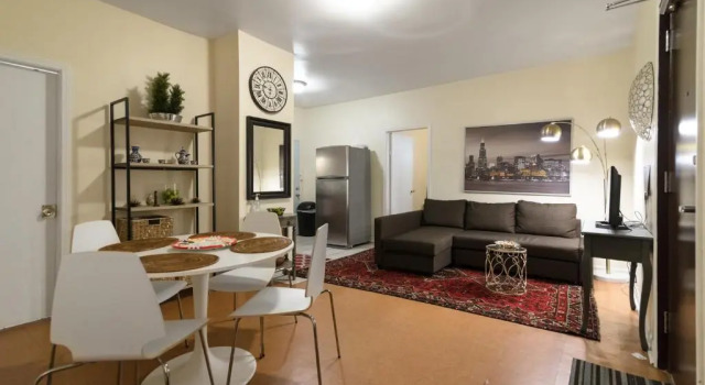 Апартаменты 1549 North Maplewood Avenue