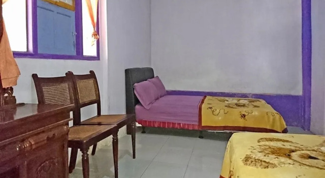 Oyo 2467 Penginapan Dafista, Prenota Hotel Hotel a Jepara con parcheggio, Parcheggio