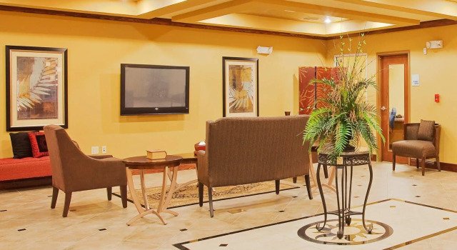 Holiday Inn Express Hotel & Suites Foley, Book Hotel Hoteller i Foley med parkering, Parkering