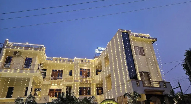 The Indraj Palace Hotel, Забронировать Отель Отели штата Раджастхана с парковкой, Парковка