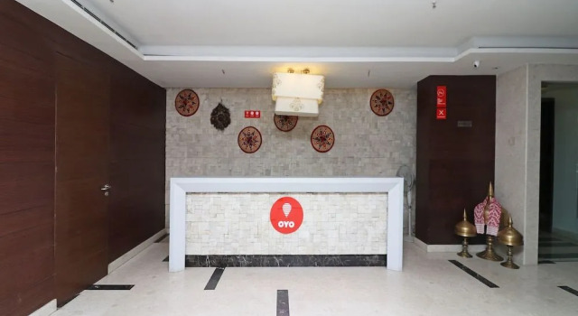 OYO 12077 Grand Bhabendra Alay, Забронировать Отель Гувахати штат Ассам