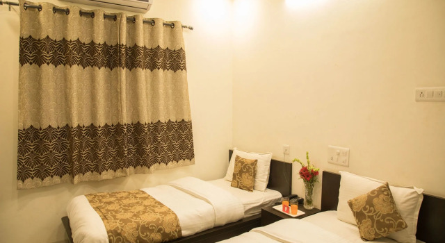 OYO 9023 Dwarka Inn