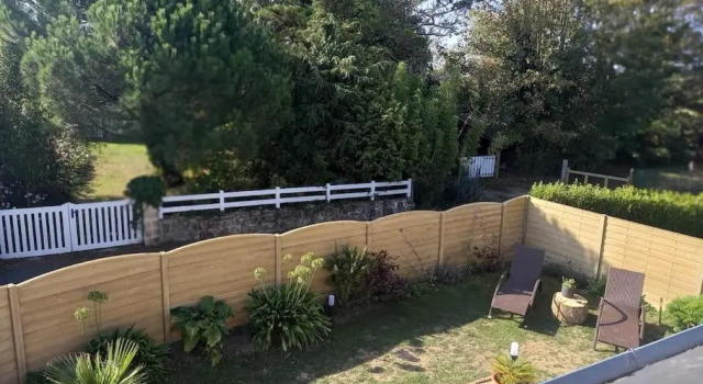 Коттедж Maison tout confort au calme à 300m de la mer et du GR34 avec jardin