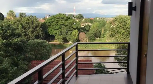 Трёхместный номер Standard с балконом Room Riverside