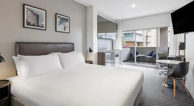 Люкс Holiday Inn & Suites Sydney Bondi Junction by IHG