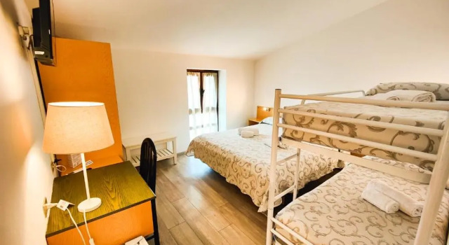 Четырёхместный номер Standard Albergo B&B Tenesi