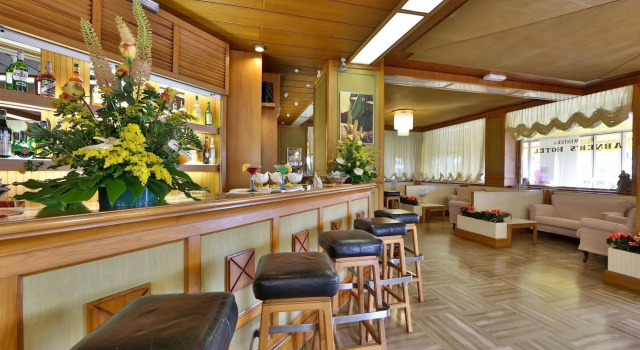 Hotel Abner's