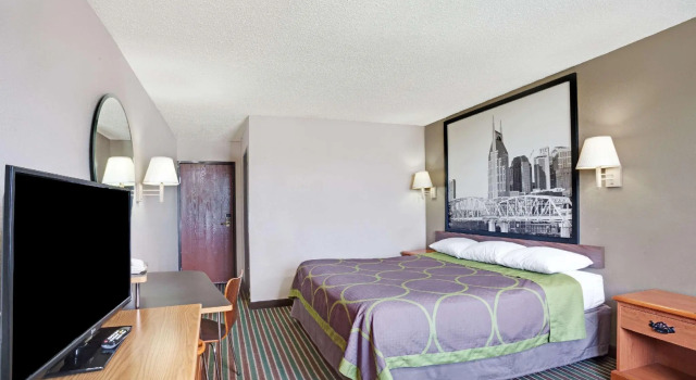 Двухместный номер Smoking Super 8 by Wyndham Nashville/ Dntn/ Opryland Area